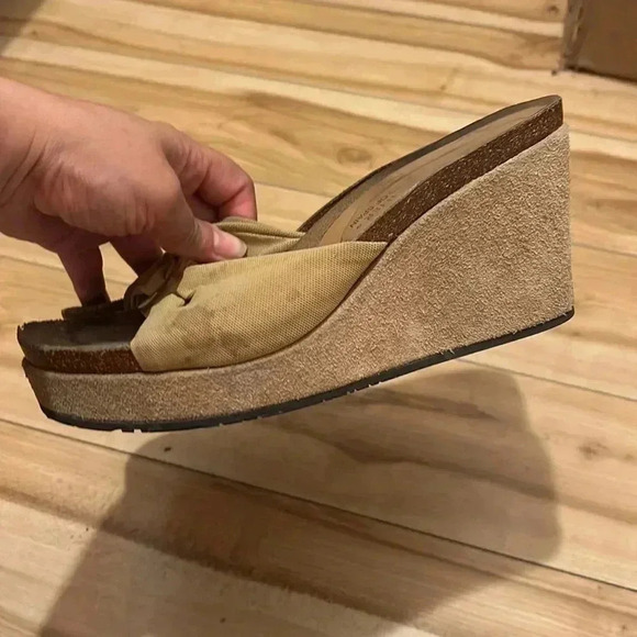 Donald pliner slip on wedges - Picture 4 of 8